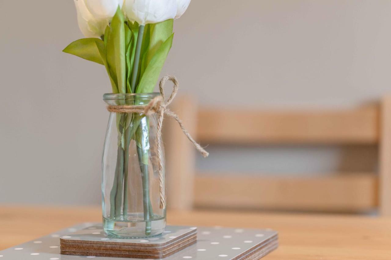 Modern Apartment Within Short Walk Of The Castle, High Street And Long Walk - Free Parking 윈저 외부 사진